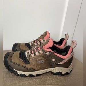 NEW! Women’s Keen Ridge Flex Waterproof Hiking boot size 8 Timberwolf/brickdust